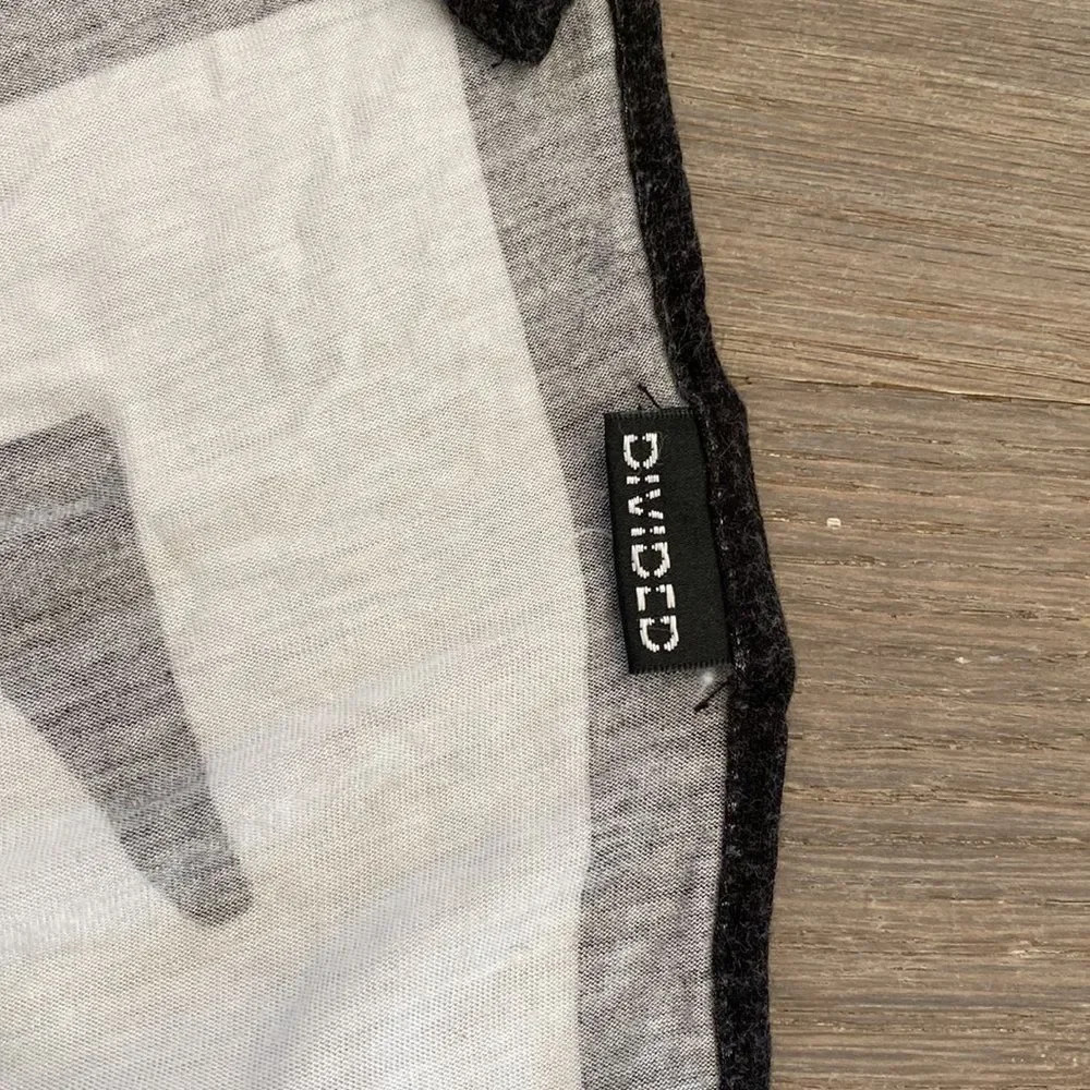 LOVE scarf - Picture 3 of 5